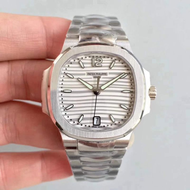 PATEK PHILIPPE パテックフィリップ Nautilusシリーズ 5711/1a-010