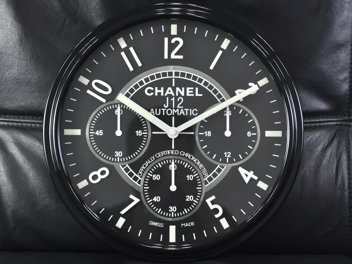 Chanel香奈兒J12系列壁掛時鐘黑色PVD外殼搭配石英機芯