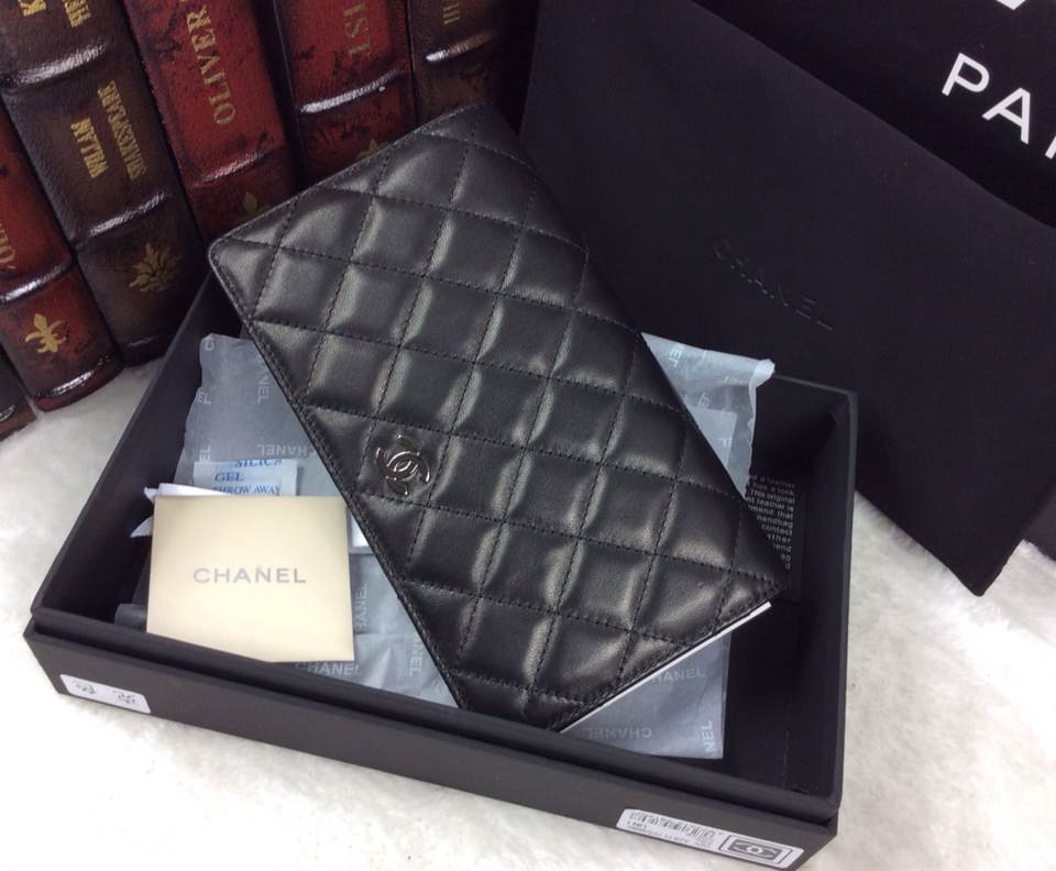 明星最愛款 Chanel經典款長夾