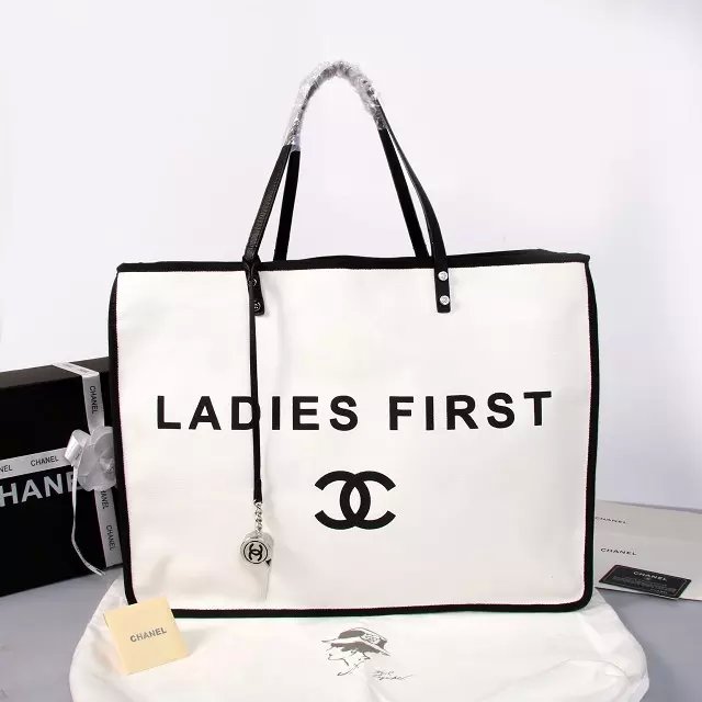 Chanel正品新款手提包 百貨公司有在賣