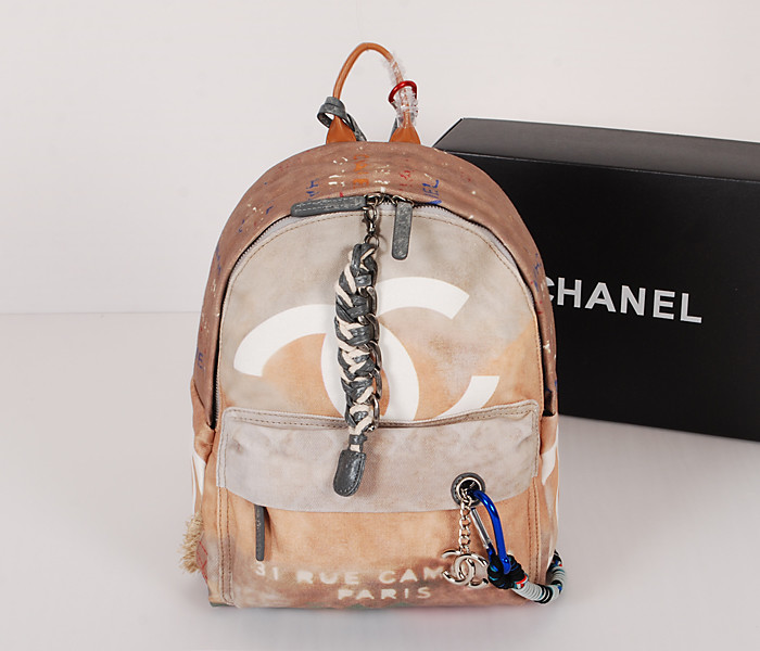 Chanel 專櫃款塗鴉設計帆布背包