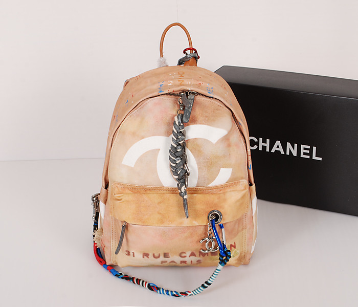 Chanel 專櫃款塗鴉設計帆布背包