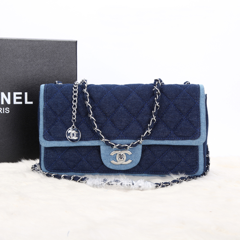 Chanel單寧肩背包 官網賣78900元