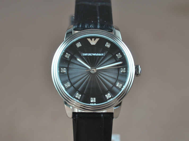 Armani【女性用】33mm 不銹鋼錶殼黑色面盤真皮皮帶石英機芯