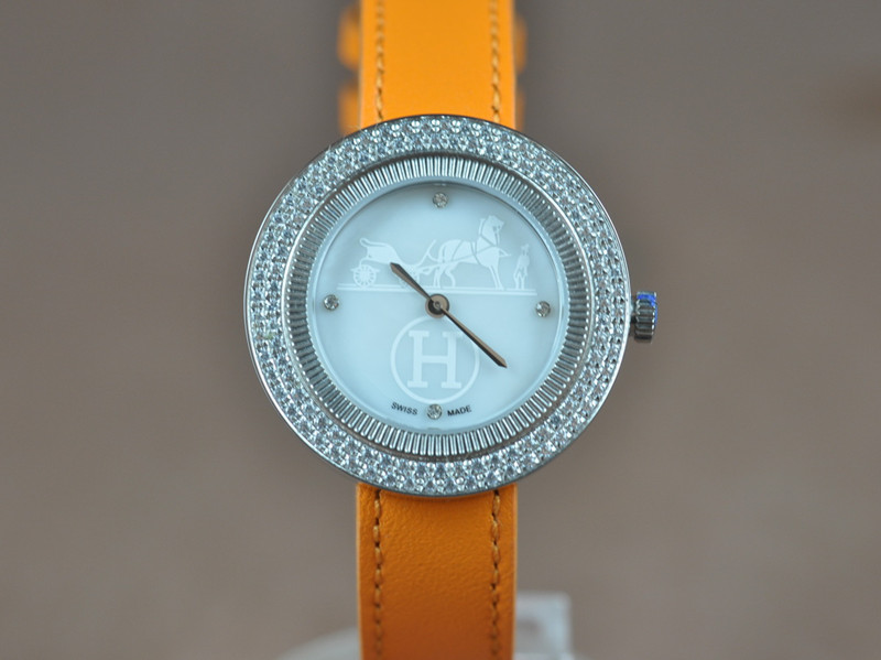 愛馬仕【女性用】Passe Passe系列不銹鋼錶殼-鑽圈白色珍珠母面盤瑞士石英機芯