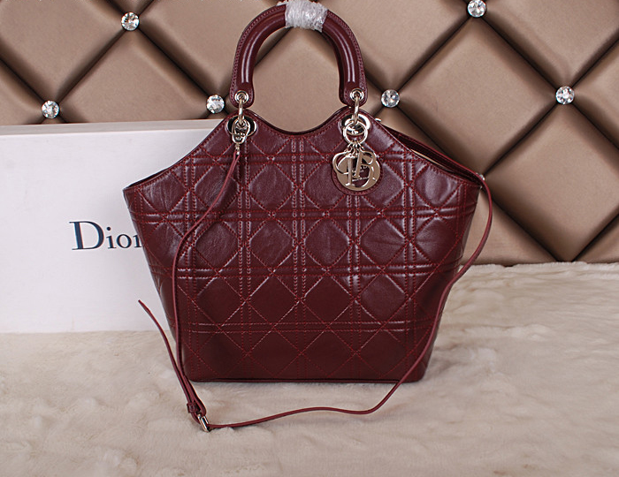 女星最愛Dior這款手提包 非常好看